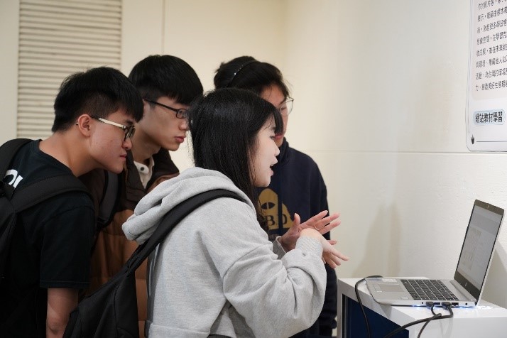 參展學生體驗專題作品